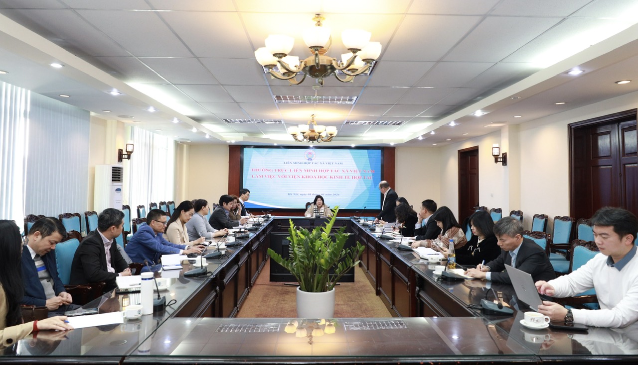 Thường trực Liên minh Hợp tác xã Việt Nam làm việc với Viện Khoa học Kinh tế Hợp tác