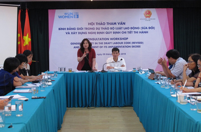 Bình đẳng giới trong lao động: Thay đổi nhận thức và cách tiếp cận từ bảo vệ người lao động nữ sang thúc đẩy bình đẳng giới