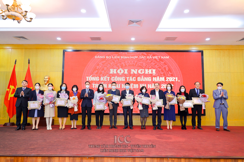 Hội nghị tổng kết công tác Đảng năm 2021 và triển khai nhiệm vụ năm 2022