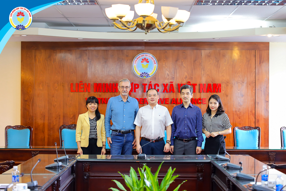 Ứng dụng công nghệ sản xuất năng lượng tái tạo từ chất thải nông nghiệp để phát triển nông nghiệp tuần hoàn tại Việt Nam