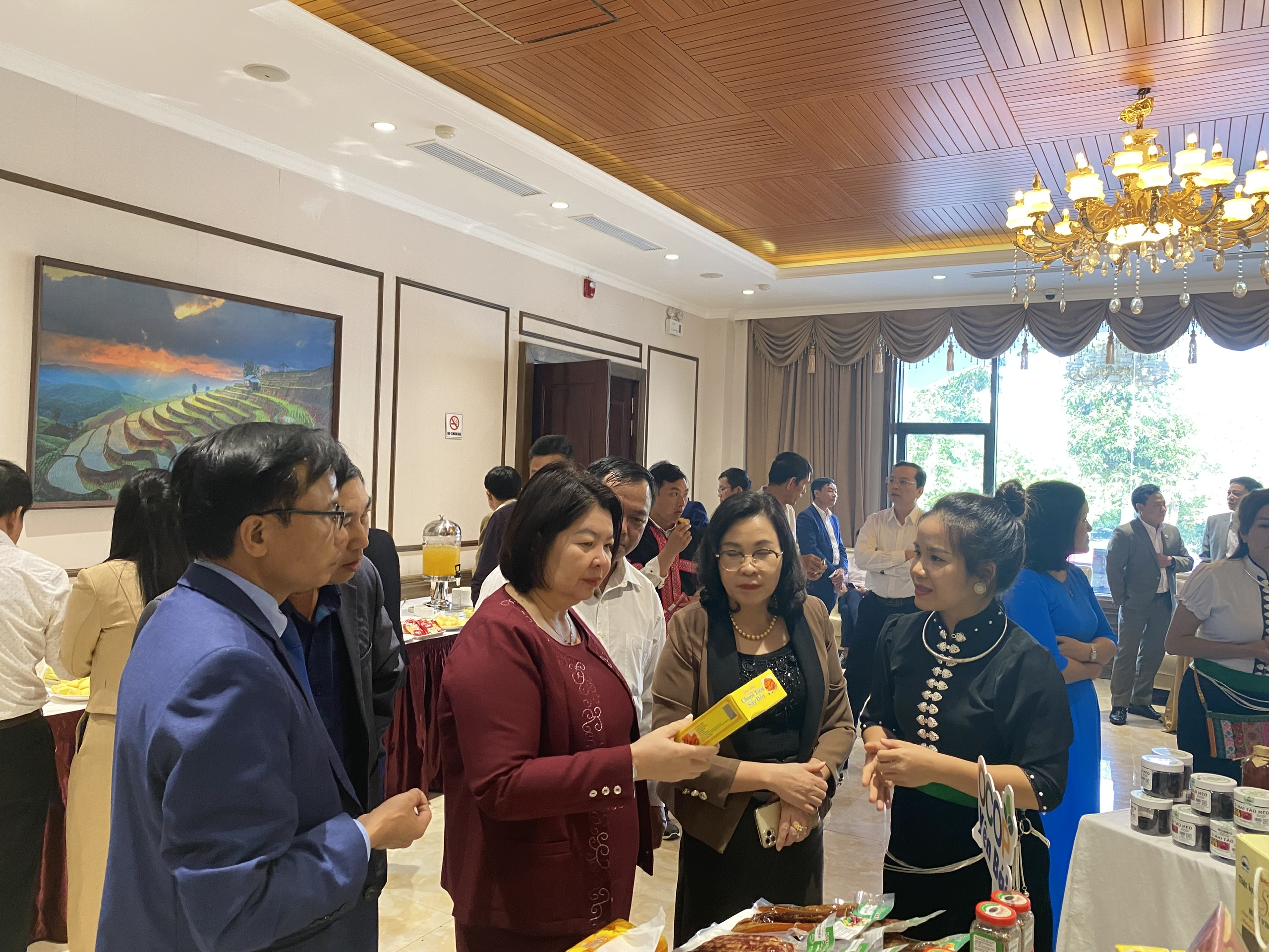 Xây dựng HTX là điểm kết nối cung cầu công nghệ, xúc tiến thương mại và chuyển đổi số cho các thành viên 