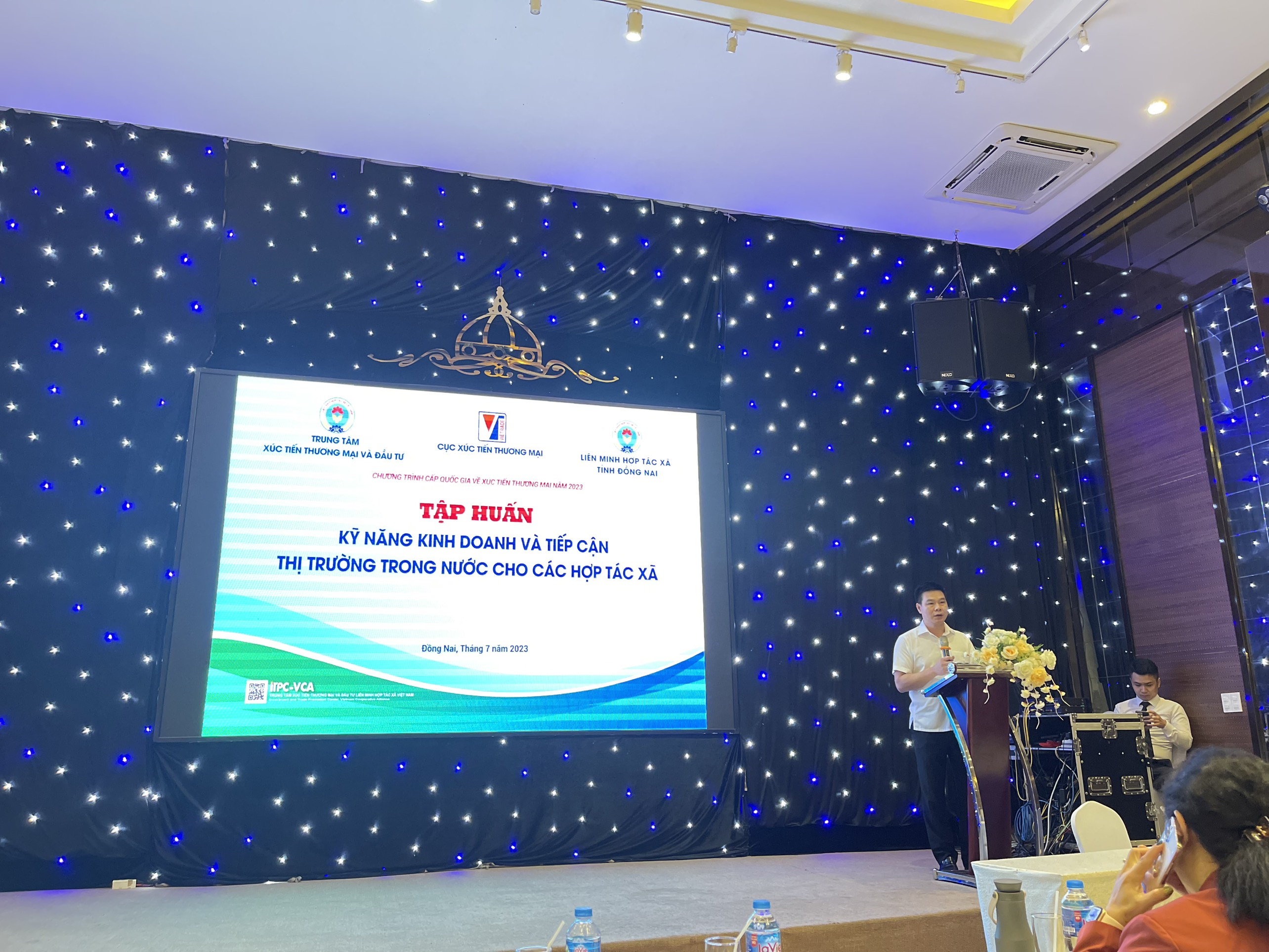Tăng cường kỹ năng kinh doanh và tiếp cận thị trường trong nước cho các hợp tác xã