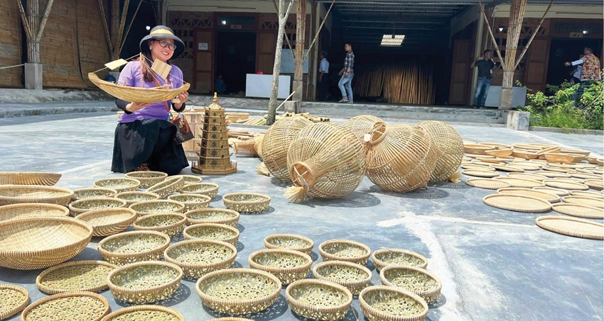 Thừa Thiên Huế: Trải nghiệm nghề mây tre đan Bao La